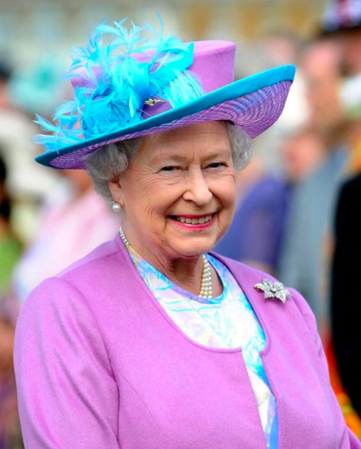 Bir Stil İkonu: Kraliçe Elizabeth’in Mücehver Stili