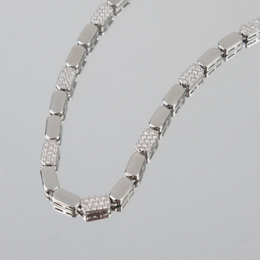 OVAL TAŞLI KOLYE